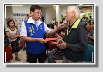林縣長發放假牙補助 草屯長輩肯定感謝